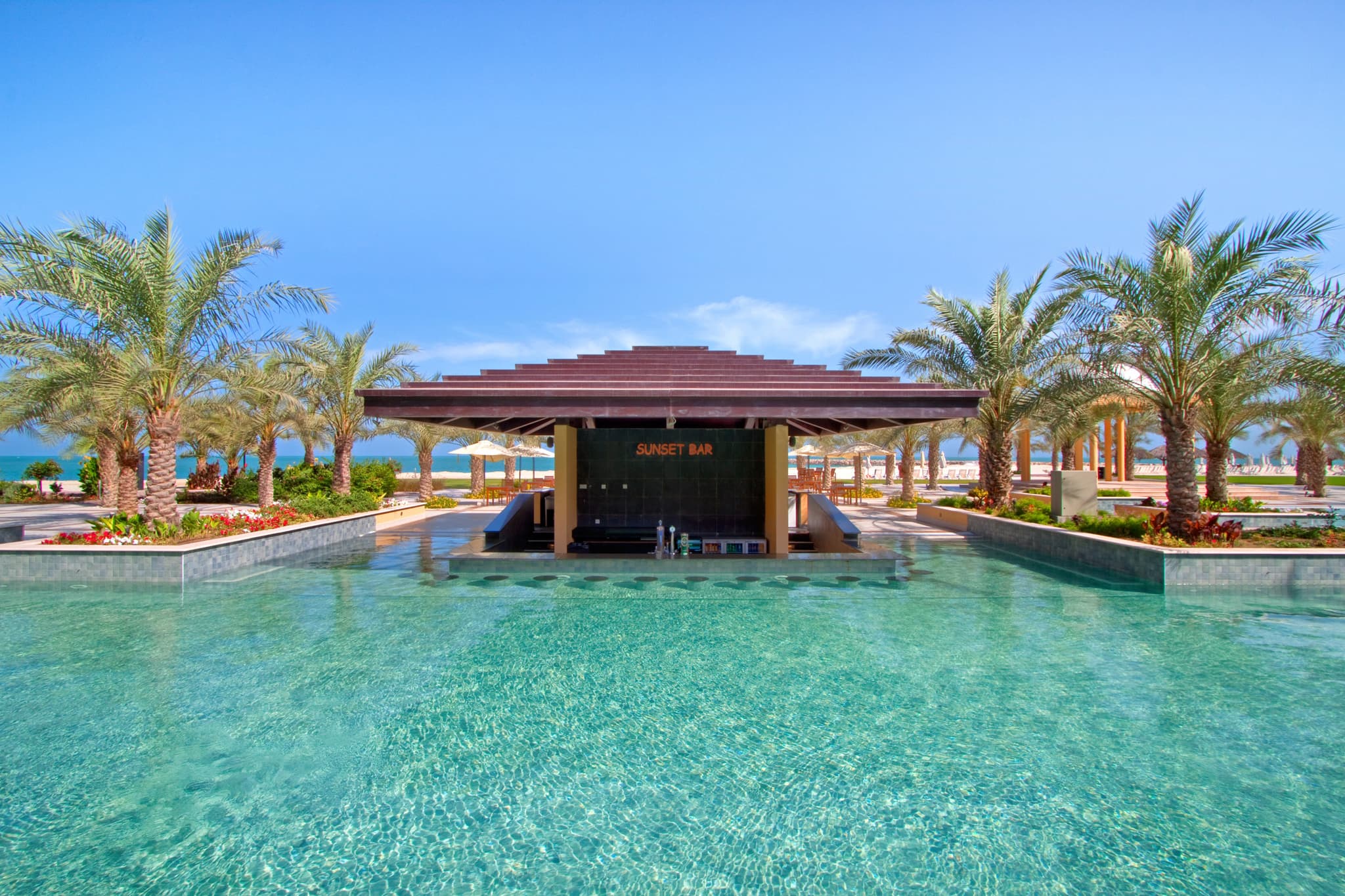 Hilton-Ras-Al-Khaimah-Resort-&-Spa-Pool-Bar