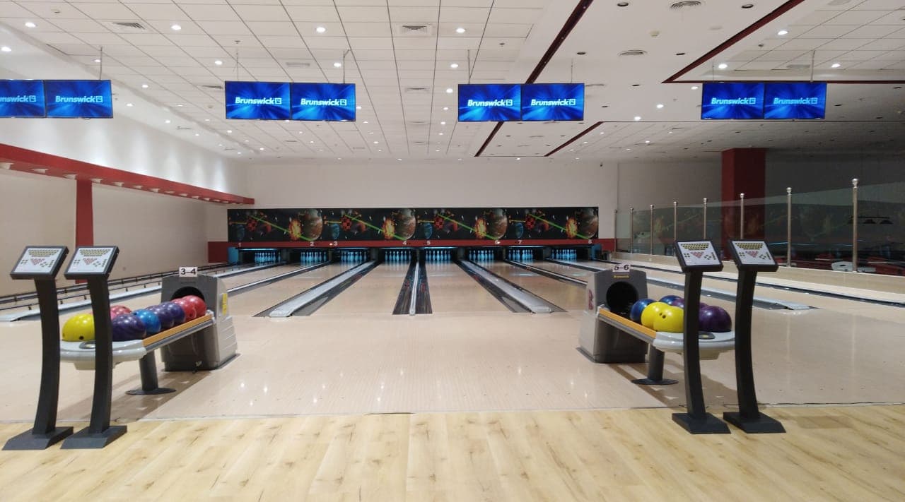 Super-bowling-center Bowling Lane